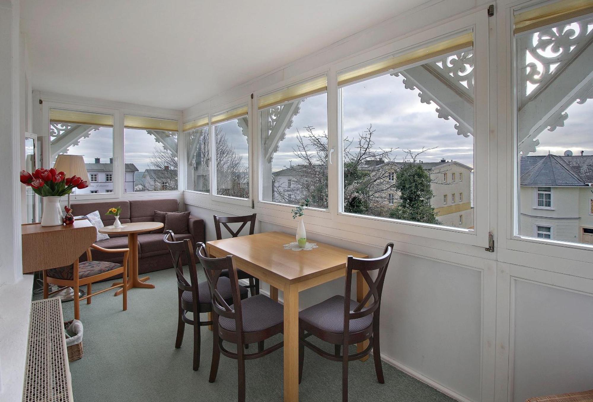 Villa Ostseelilie - Appartements Mit Balkon Und Meerblick Sassnitz Room photo